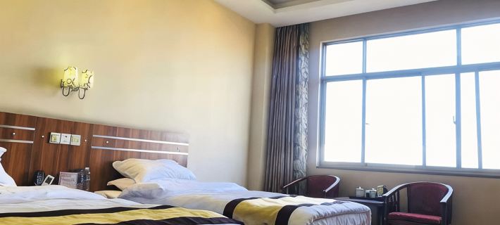 Heqing Tianyi Business Hotel Ξενοδοχεία στην πόλη Χέκινγκ