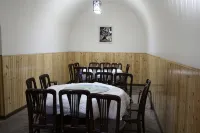 Linxian Lukou Inn