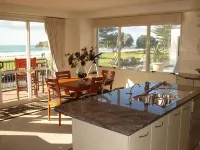 Pavilion Beachfront Apartments - breakfast