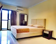 Cozzy Quint Hotel
