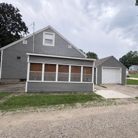 Welcoming Updated 3-Bedroom House Close to Downtown Clear Lake and City Beach! Отели в г. Клир Лейк