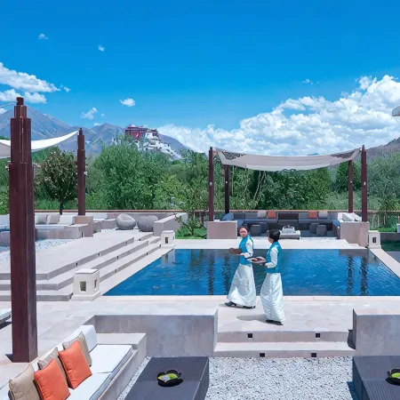 Shangri-La Hotel, Lhasa