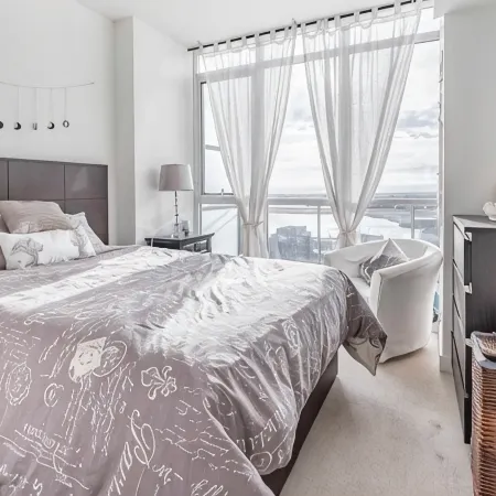 Water Views on The Lake 24/7 Serviced Hotel