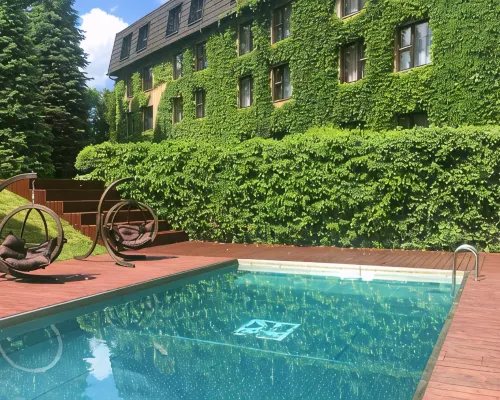 بوكينج هوتل آند سبا Hotels near برونافيتسا