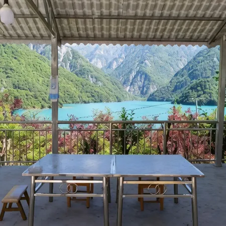 Wenxian Tianchi Bishui Homestay