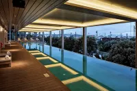 Park Hyatt Auckland - С бассейном