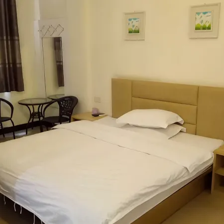 Yibin Business Hotel (Hengxian Jasmine Avenue Branch)