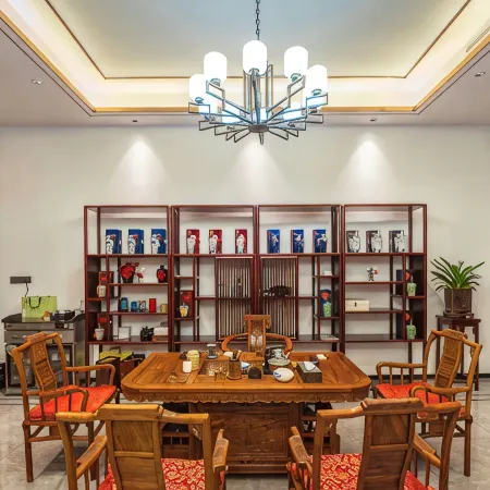 Sheqi Dongming Inn