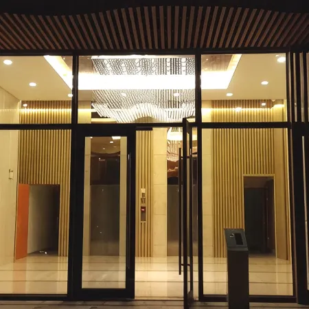 Yangjiang Hailing Island Poly Shili Yintan Fourth Quarter Holiday Apartment