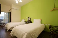 Trip Village-Hulk's Homestay - balcón