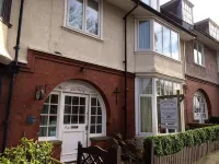 Hillcrest House Bed & Breakfast