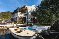 Carrubba Hotels in 