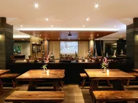 Sukajadi Hotel, Convention and Gallery Hotels near Tjendana Bistro