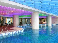 Howard Johnson Plaza Jindi - Kolam Renang