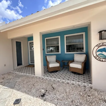 Paradise Found at Dolphin Dream House! Enjoy Sea Life Passing Boats Private Pool