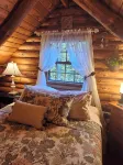 Lovely Log Cabin Retreat: Cozy Fireplace, Beautiful Gardens & Nature - Alphydda