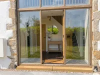 Spacious 3BR House | Sleeps 6 | Parking 4 Cars
