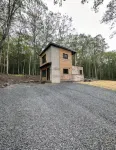 Secluded modern cabin with hot tub - Chalets