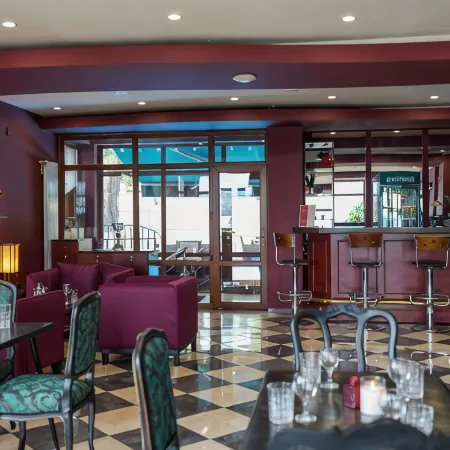 Betsy's Hotel