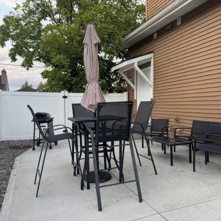 Quiet 2Br Condo Near Downtown