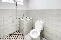 Hotel Mustika Widyasari RedPartner - موقف سيارات