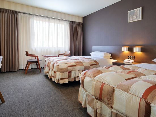 Bridal & Hotel Raffine