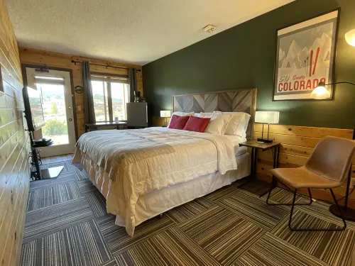 Relax, Adventure, Views, Amenities +Memories (King)