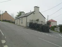 COSY COTTAGE WITH REAL FIRE AND FABULOUS VIEWS IN CARMARTHENSHIRE, WALE - 2-Star