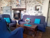 Charming cottage la FENIERE in quiet area, 105m², 3 ch, heated swimming pool Hoteles en Joyeuse