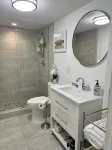 Breathtaking ocean views!! Steps to the beach!! Recently remodeled!! - พร้อมระเบียง