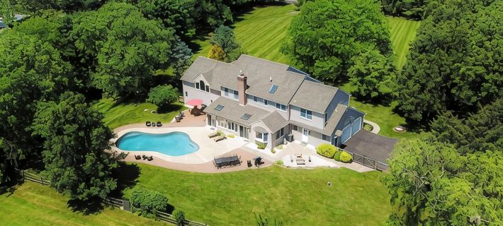 Over 10 Acres In Bucolic Bucks County w/Pool! Ξενοδοχεία στην πόλη Bucks County