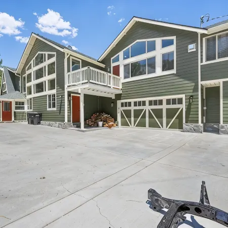 Spacious, Luxury, Picturesque "Mountain High Manor"- Ski Resort Town!