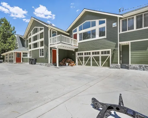 Spacious, Luxury, Picturesque "Mountain High Manor"- Ski Resort Town! Hotels in Wrightwood