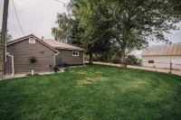 Salmon Gathering Place Sleeps 35 + Perfect for Reunions.Retreats.Events - Wifi