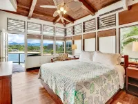 Direct Oceanfront Kalapaki Beach Home, Wrap-Around Lanai, A/C, Views, Sleeps 8 カラパキビーチ周辺のホテル