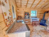 Tiny Tuloon Off-Grid Amish crafted log cabin near the BWCA & SHT - Sled Dogs!