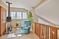 Large, Cozy, Mountain Home with Air Conditioning and Magical Backyard! - 4 ดาว