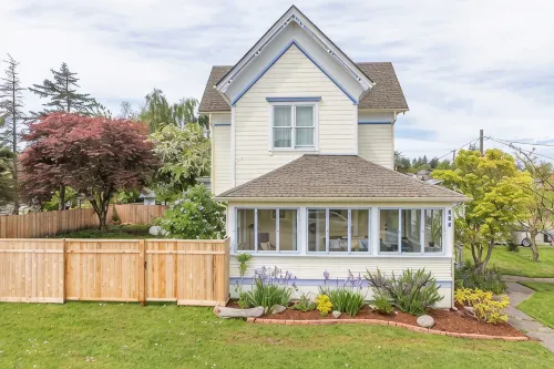 Stunning Large Apartment in the Heart of Port Townsend! - Wifi