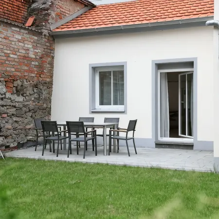 House in Memmingen Altstadt in the Allgäu, terrace, garden, train station, airport