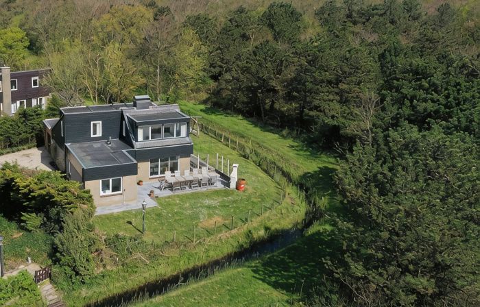Child Friendly, 5 bedrooms, 2 bathrooms, 3 Toillets, Sauna, large garden