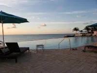 Steps from beach and infinity pool, Golf Cart Optional - Pools