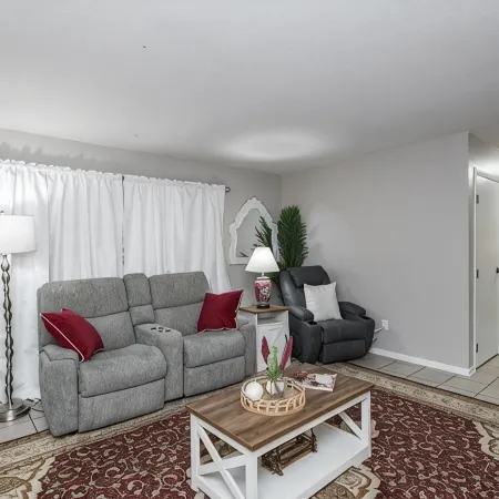 Discounted Oasis, 2 Bedroom Lower-Level Duplex 5 Minutes to Mayo Clinic!