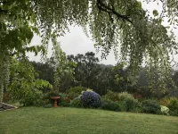 Peace and serenity in the hills close to wineries Hotels in Forest Range