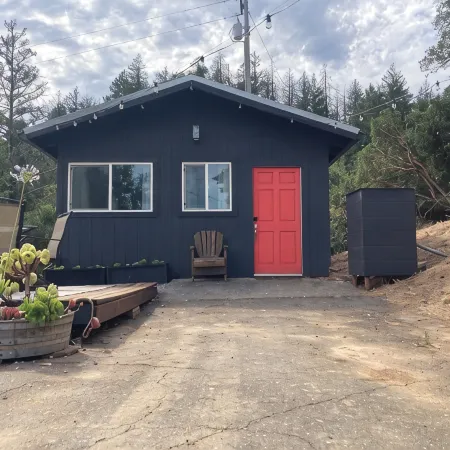 Private Cabin with Views on 16 Acre Estate