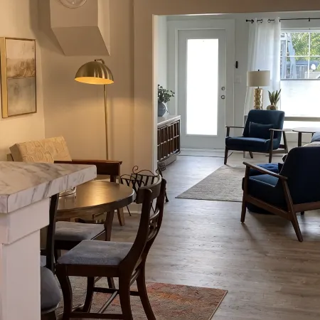 Adorable cottage with modern style , we welcome you to your temporary home!