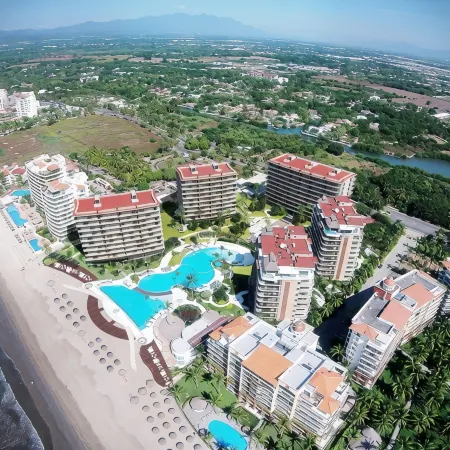 Luma Nuevo Vallarta Brand New Designer 4 bedroom beachfront apartment