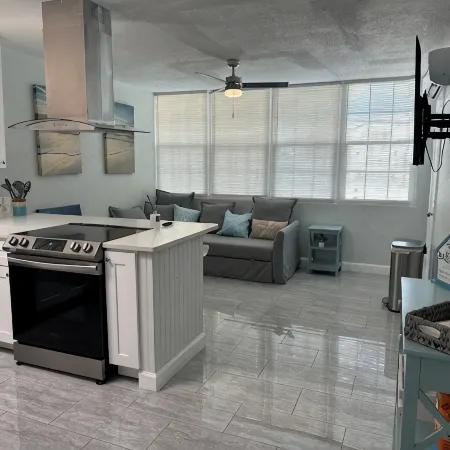 Beach Block Apartment w/ Balcony