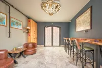 Modern Furnished Historical House Hotels in 