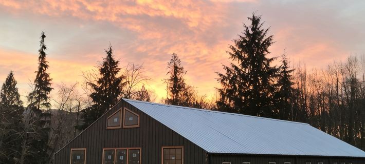 Barndominum, minutes to lake and trails sleeps 14+ Weddings, Events, Retreats Hotels in Skagit County