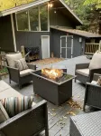 Cozy ski chalet - w/ Assoc amenities. 10 mins from Mount Snow